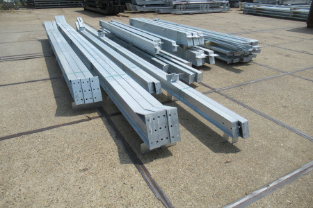 15.00 x 20.00 meter (300m2) kapschuur met geisoleerd dak