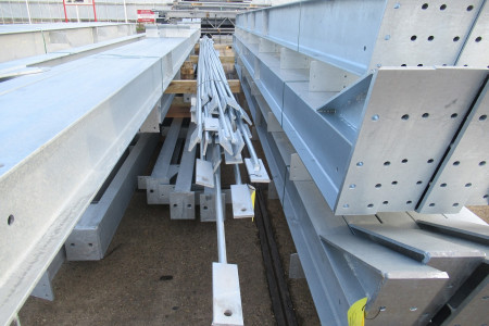 16.00 x 40.00m (640m²) verzinkt