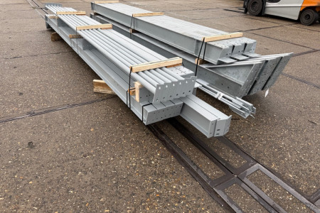 10.00 x 20.00m (200m²) met geïsoleerd dak