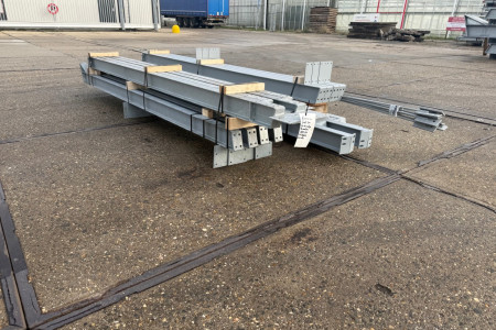 6.00 x 12.00m (72m²) met geïsoleerd dak