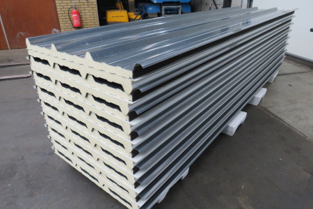 6.00 x 12.00m (72m²) met geïsoleerd dak