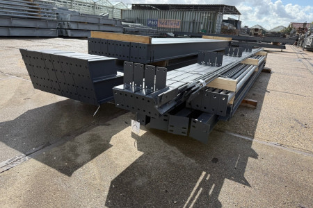 12.00 x 25.00m (300m²)