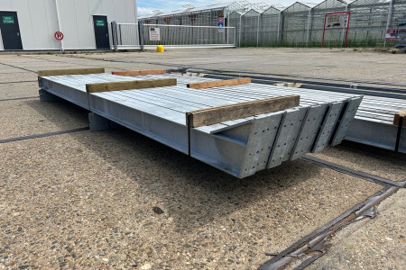 7.00 x 16.00m (112m²)